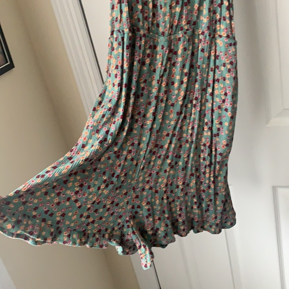 Floral romper WITH POCKETS - Picture 2 of 4